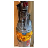 LL - Dyson Slim Upright Vacuum Cleaner