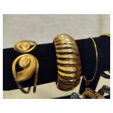 Assortment of Gold/Silver Tone Costume Bracelets Assortment of Gold/Silver Tone Costume Bracelets