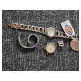 Misc. FOSSIL watches with bands