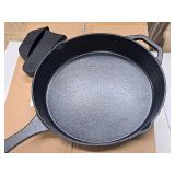 12" Cast Iron Skillet with Silicone Handle Grips - Kitchen HQ (in original packaging) 12" Cast Iron Skillet with Silicone Handle Grips - Kitchen HQ (in original packaging)