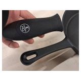10" Cast Iron Skillet with Silicone Handle Grip - Kitchen HQ 10" Cast Iron Skillet with Silicone Handle Grip - Kitchen HQ