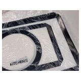 Kitchen HQ Silicone Baking Mats 5-piece (Black Edge) (in original packaging) Kitchen HQ Silicone Baking Mats 5-piece (Black Edge) (in original packaging)