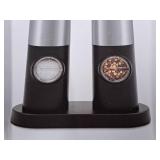 Wolfgang Puck Battery-Powered Spice Mill Set (in original packaging) Wolfgang Puck Battery-Powered Spice Mill Set (in original packaging)