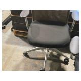 Lot of (2) Rolling Office Arm Chair Lot of (2) Rolling Office Arm Chair
