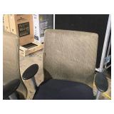 Lot of (2) Rolling Office Arm Chair Lot of (2) Rolling Office Arm Chair