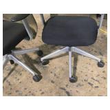 Lot of (2) Rolling Office Arm Chair Lot of (2) Rolling Office Arm Chair