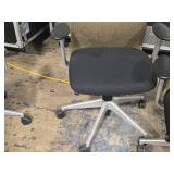 Lot of (2) Rolling Office Arm Chair Lot of (2) Rolling Office Arm Chair