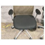 Lot of (2) Rolling Office Arm Chair Lot of (2) Rolling Office Arm Chair