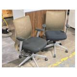 Lot of (2) Rolling Office Arm Chair Lot of (2) Rolling Office Arm Chair