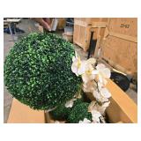 Lot of (4) Hedge Ball Décor 18" Lot of (4) Hedge Ball Décor 18"