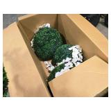 Lot of (4) Hedge Ball Décor 18" Lot of (4) Hedge Ball Décor 18"