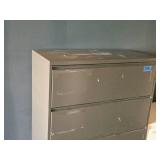 Lot of (2) Filing Cabinets - 4-drawer (grey, no key), 2-drawer (cream, with key) Lot of (2) Filing Cabinets - 4-drawer (grey, no key), 2-drawer (cream, with key)