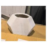 Lot of (2 Boxes) Accent Décor Plaster Vase Décor / Centerpiece 6 1/2" x 12" 4-count ( 8 total items ) Lot of (2 Boxes) Accent Décor Plaster Vase Décor / Centerpiece 6 1/2" x 12" 4-count ( 8 total items )