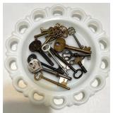 Lot of Vintage Skeleton Keys, Glass Pulls, and Crystal Chandelier Prisms Lot of Vintage Skeleton Keys, Glass Pulls, and Crystal Chandelier Prisms