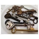 Lot of Vintage Skeleton Keys, Glass Pulls, and Crystal Chandelier Prisms Lot of Vintage Skeleton Keys, Glass Pulls, and Crystal Chandelier Prisms
