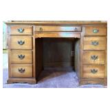 Wood Office Desk with 8 Drawers and Brass Handles Wood Office Desk with 8 Drawers and Brass Handles