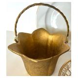 Naiper Pineapple Table Lighter & Gold Decor Mixed Lot Naiper Pineapple Table Lighter & Gold Decor Mixed Lot