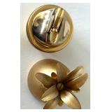 Naiper Pineapple Table Lighter & Gold Decor Mixed Lot Naiper Pineapple Table Lighter & Gold Decor Mixed Lot