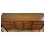 Mid-Century Modern Walnut Credenza with Drawers and Cabinet Mid-Century Modern Walnut Credenza with Drawers and Cabinet