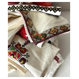 Assorted Embroidered and Lace Vintage Linens Lot with Tote Bag Assorted Embroidered and Lace Vintage Linens Lot with Tote Bag