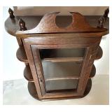 Vintage Wall-Mount Display Cabinet with Glass Door and Side Shelves Vintage Wall-Mount Display Cabinet with Glass Door and Side Shelves