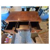 Queen Anne-Style Lowboy Dressing Table