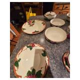 Vintage Franciscan Apple Serving Set