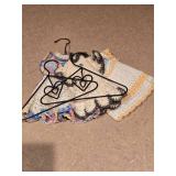 Assorted Laundry Room Decorative Items