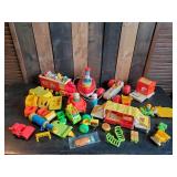 Vintage Fisher Price Toy Lot Of All Types   fun Vintage Toy Lot
