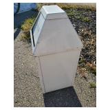 Great Vintage Metal Trash Can with removable liner