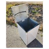 Great Vintage Metal Trash Can with removable liner