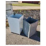 Great Vintage Metal Trash Can with removable liner