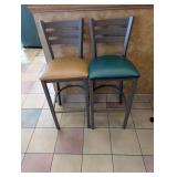 COMMERCIAL HIGHTOP ROUND DINING TABLE W/ HIGHTOP CHAIRS (2)