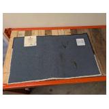 HAND HOOKED ACCENT RUG CHRISTMAS THEME