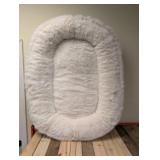 KIRKLAND SIGNATURE OVAL CUDDLER PET BED