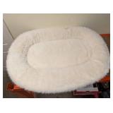 KIRKLAND SIGNATURE OVAL CUDDLER PET BED