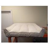 KIRKLAND SIGNATURE BOLSTER EXTRA LARGE PET BED