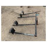 Attachment for lifting or moving possibly pipes