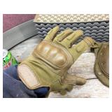 Tactical Gloves - Knee Pads - Thermarest Mat