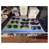 Sunglasses, approximately 1,800 Note: All merchandise is new