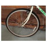 G - Trek 800 Antelope Mountain Bike with Flat Tires