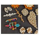 K - Collection of Vintage Costume Brooches and Earrings