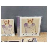 Taylor Swift 1989 CD with Collectible Photos *C