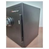 Sentry Floor Safe Model Model CSW4747 with keys and combination.