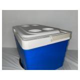 Igloo Picnic Basket Cooler with Handle and Cupholder Lid