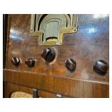Antique RCA Console Radio Model 9K