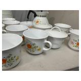 135 pc Set of Vintage Correlle Corning Wildflower China / Dish Set
