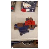 Heavy Duty Bench Vise with Swivel Base