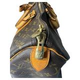 Louis Vuitton Monogram Canvas Keepall Bag 20x12x9 Inch