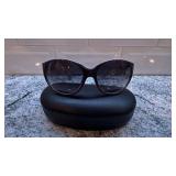 Betsey Johnson Wild Pair BJ086-06 GRY Sunglasses with Case